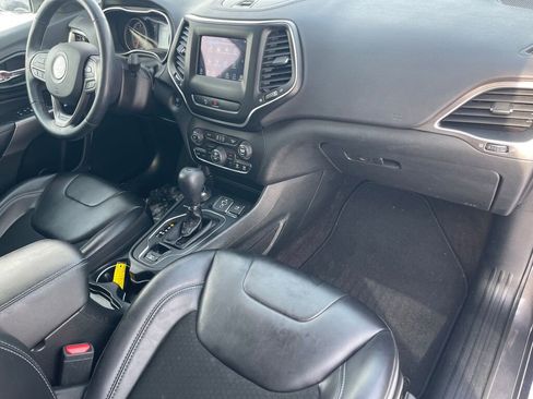 Used 2019 Jeep Cherokee Latitude Plus w/ Comfort/Convenience Group image 23