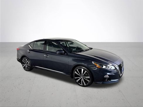 Used 2019 Nissan Altima 2.5 Platinum AWD/4WD image 4