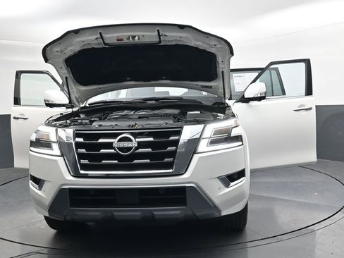 Used 2024 Nissan Armada SL w/ Captain's Chairs Package RWD image 50