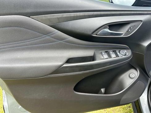 Used 2024 Buick Envista Sport Touring w/ Convenience I Package image 18