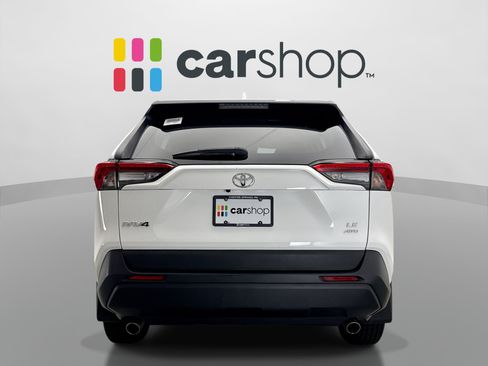 Used 2020 Toyota RAV4 LE w/ Carpet Mat Package AWD/4WD image 4