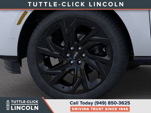 New 2026 Lincoln Navigator Black Label AWD/4WD image 19
