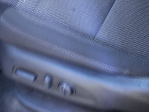 Used 2022 Chevrolet Traverse LT image 11