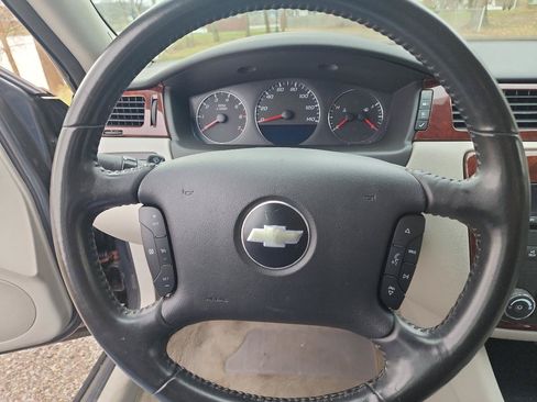 Used 2010 Chevrolet Impala LT FWD image 17