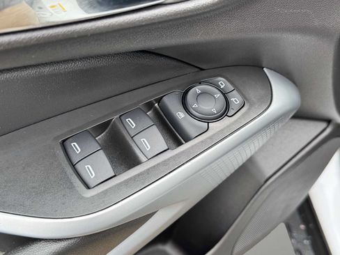 Used 2025 Chevrolet Trax RS w/ Driver Confidence Package FWD image 8
