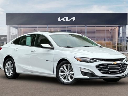 Used 2024 Chevrolet Malibu LT FWD image 2