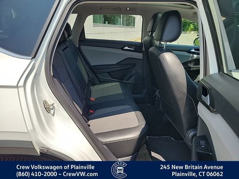 Certified 2023 Volkswagen Taos SE w/ Panoramic Sunroof Package AWD/4WD image 15