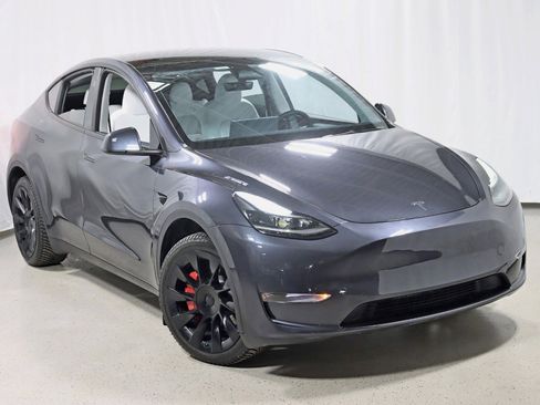 Used 2024 Tesla Model Y Long Range image 6