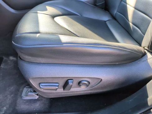 Certified 2024 Toyota Highlander XLE FWD image 15