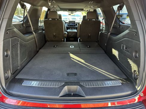 Used 2022 Chevrolet Suburban RST w/ Luxury Package image 31