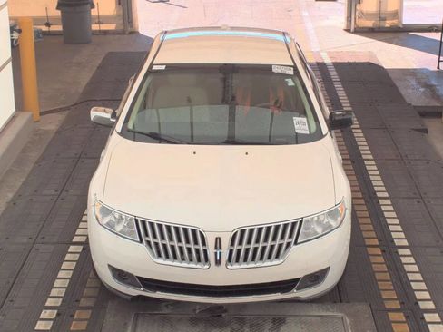 Used 2011 Lincoln MKZ Base 4dr Sedan w/ 201A Rapid Spec Order Code image 2