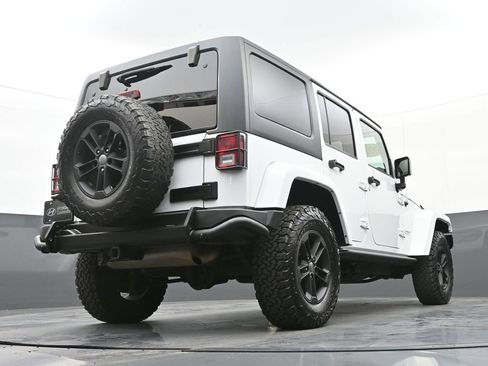 Used 2017 Jeep Wrangler Unlimited Sahara image 42