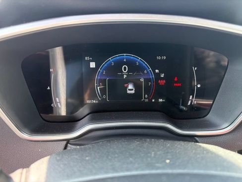 Used 2024 Toyota Corolla Cross XLE w/ Convenience Package AWD/4WD image 9