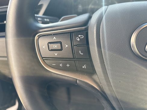 Certified 2025 Lexus ES 350 w/ Premium Package image 19