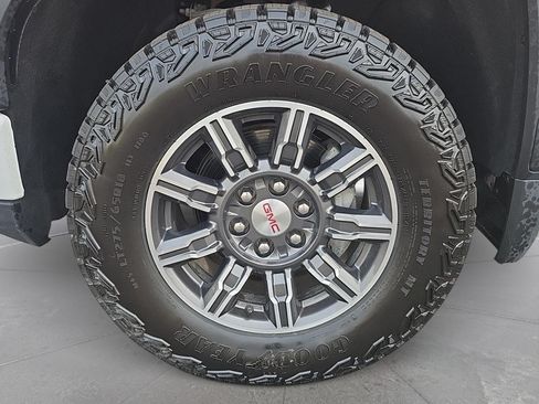 Used 2025 GMC Sierra 1500 AT4 AWD/4WD image 10