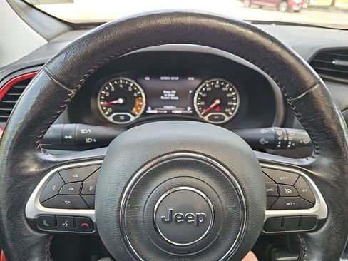 Used 2019 Jeep Renegade Trailhawk AWD/4WD image 21