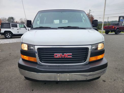 Used 2017 GMC Savana 3500 Extended image 23