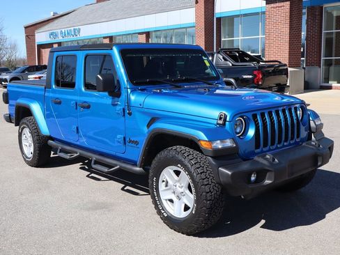 Used 2022 Jeep Gladiator Sport image 4
