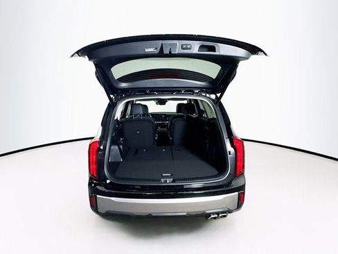 New 2025 Kia Telluride S image 28