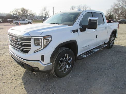 New 2026 GMC Sierra 1500 SLT image 11