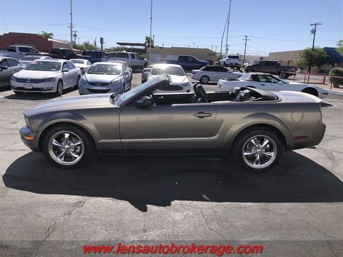 Used 2005 Ford Mustang Premium RWD image 12