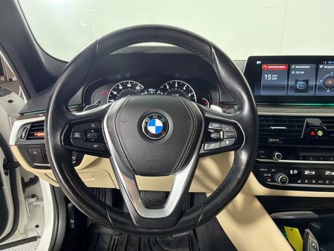 Used 2018 BMW 530i w/ Premium Package RWD image 15