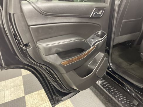Used 2018 Chevrolet Tahoe LT w/ Luxury Package AWD/4WD image 15