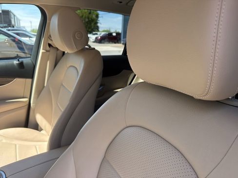 Used 2022 Mercedes-Benz GLC 300 image 5