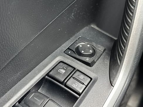 Used 2022 Toyota RAV4 LE AWD/4WD image 29