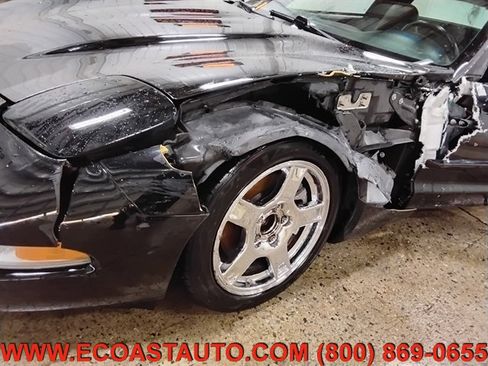 Used 1998 Chevrolet Corvette Coupe w/ Roof Pkg image 15