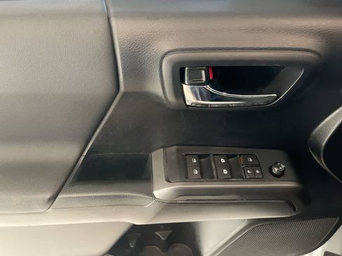 Certified 2020 Toyota Tacoma TRD Off-Road w/ Technology Package image 13