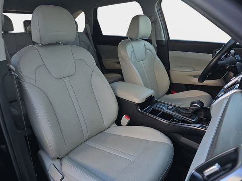 Used 2023 Kia Sorento S image 12