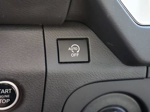 Used 2025 Nissan Frontier SV RWD image 26