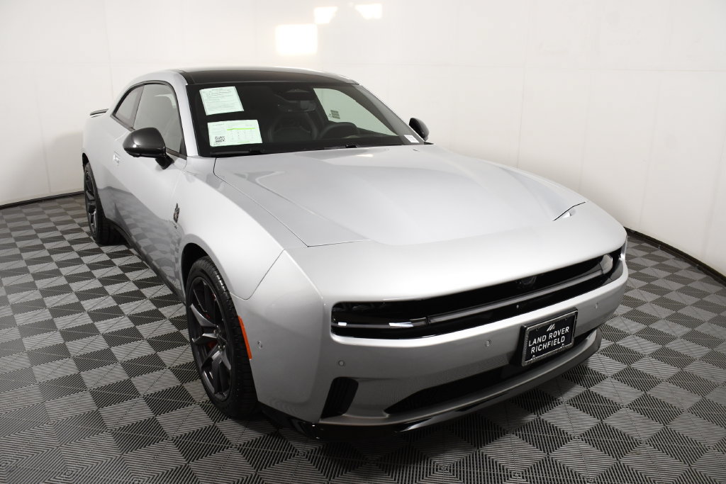 Used 2024 Dodge Charger Daytona Scat Pack w/ Plus Group AWD/4WD image 9