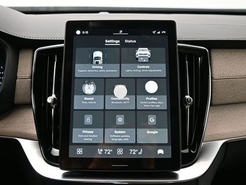 New 2026 Volvo XC90 B6 Core w/ Protection Package Premier image 16