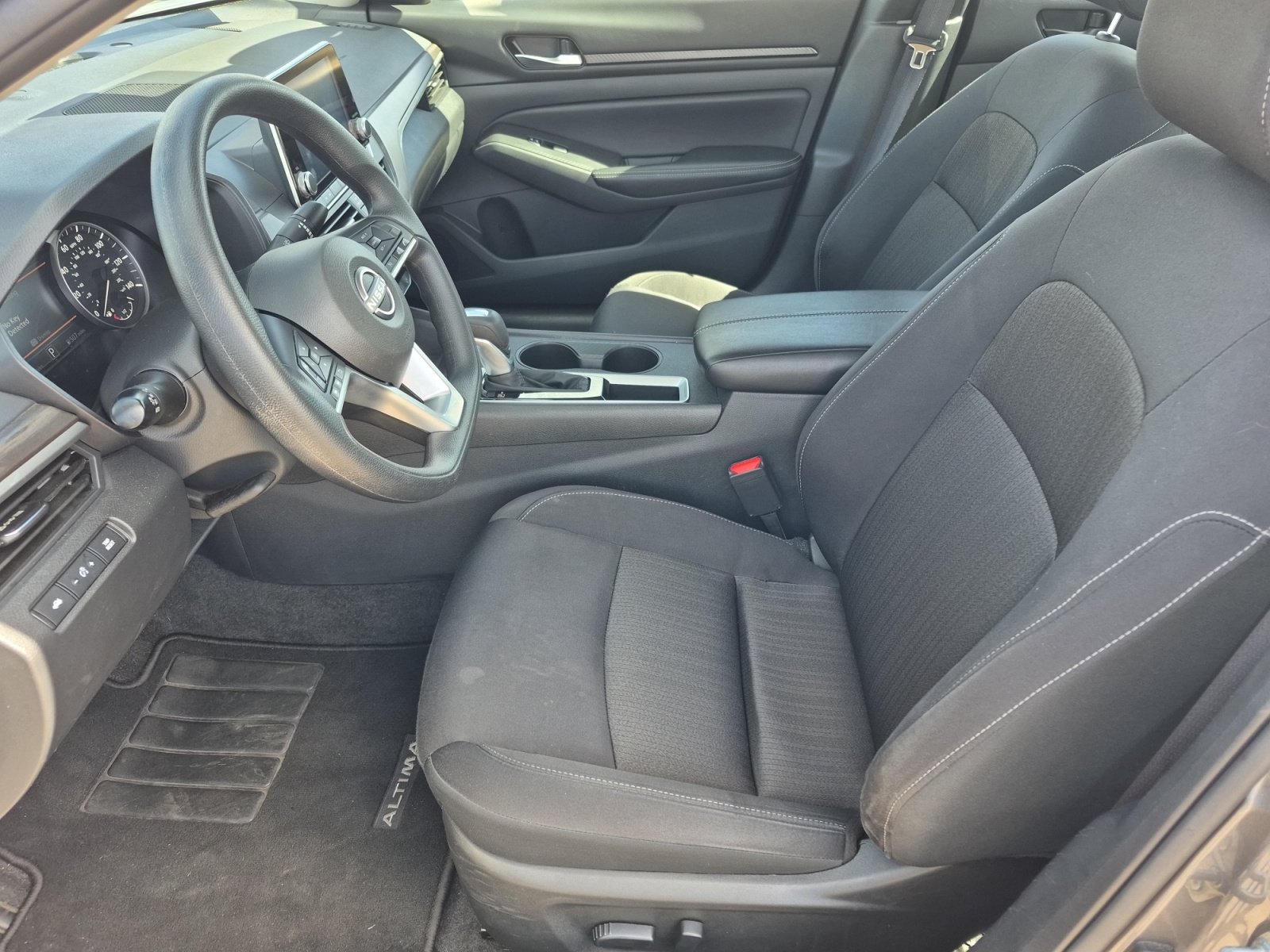 Used 2025 Nissan Altima 2.5 SV FWD image 17