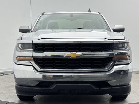 Used 2018 Chevrolet Silverado 1500 LT RWD image 2
