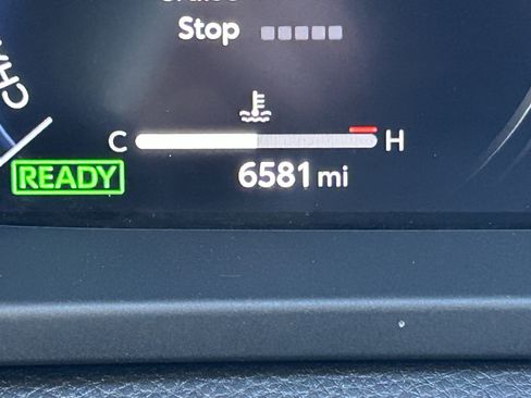 Certified 2025 Toyota Crown Signia image 29