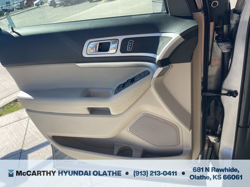 Used 2013 Ford Explorer XLT image 31