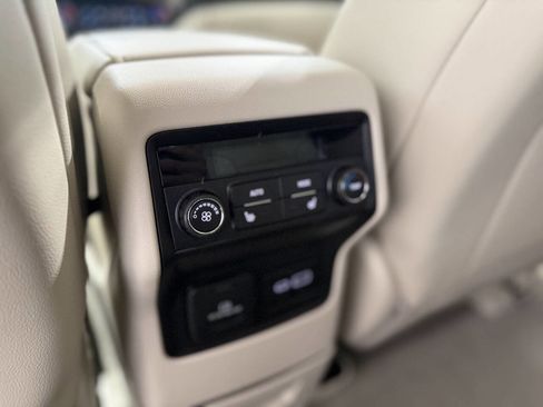 Used 2023 GMC Acadia Denali AWD/4WD image 25