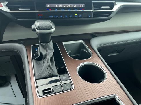 Certified 2023 Toyota Sienna XLE image 20