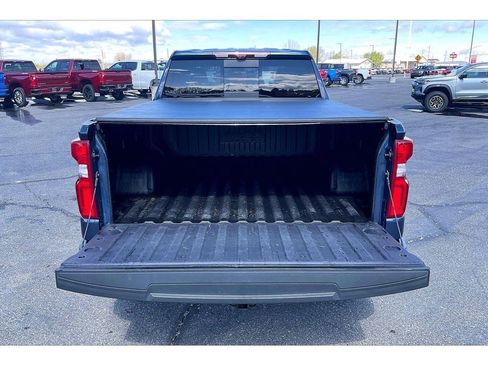 Used 2022 Chevrolet Silverado 1500 High Country w/ Technology Package image 11