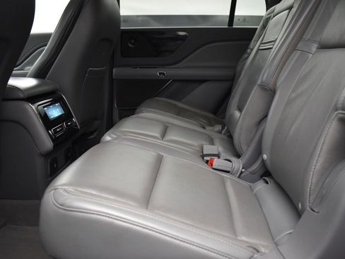 Used 2020 Lincoln Aviator Reserve w/ Class IV Trailer Tow Package image 16