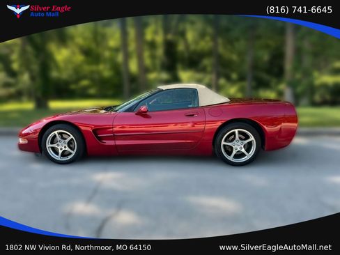 Used 2001 Chevrolet Corvette Convertible w/ Preferred Equipment Group2 RWD image 2