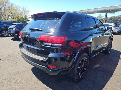 Used 2021 Jeep Grand Cherokee Laredo X image 4