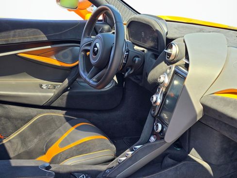 Used 2022 McLaren 720S Performance RWD image 38