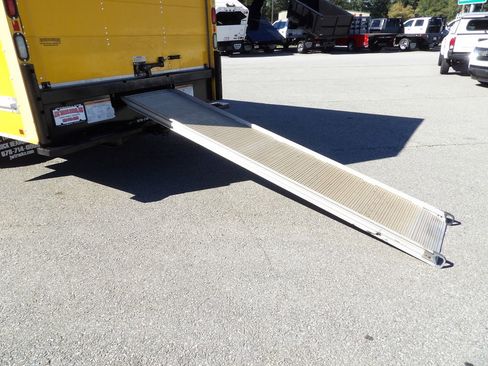 Used 2016 Ford E-350 and Econoline 350 Super Duty image 29