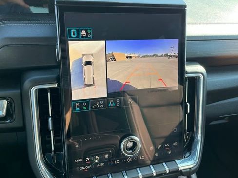 Used 2025 GMC Yukon XL Denali AWD/4WD image 22