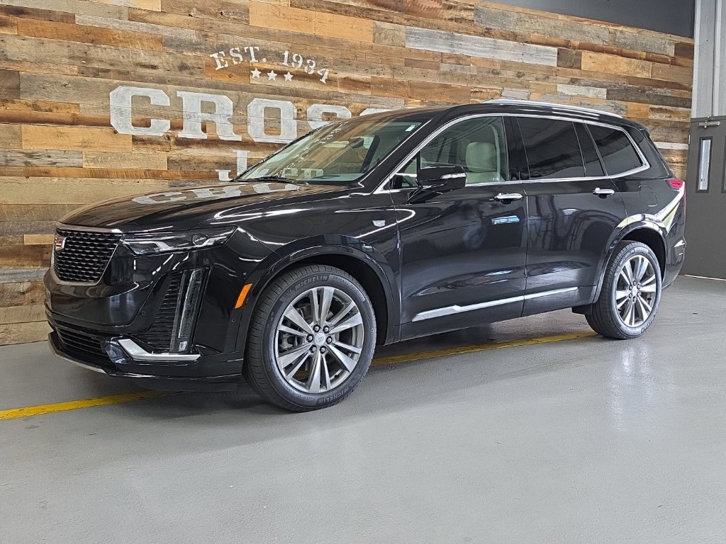 Used 2024 Cadillac XT6 Premium Luxury w/ Technology Package AWD/4WD image 2
