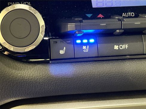 Used 2026 Toyota Tundra Limited image 19